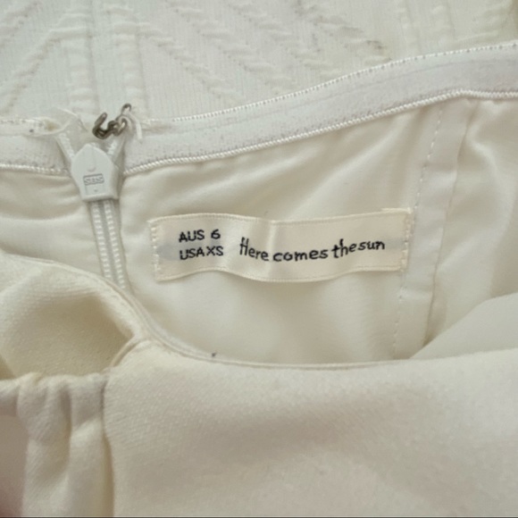 WHITE SIZE 6 FORMAL DRESS - Picture 3 of 4